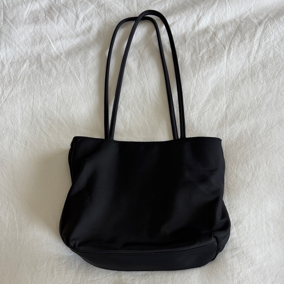 Aritzia Sunday Best Classic Black Tote Bag - Picture 1 of 4